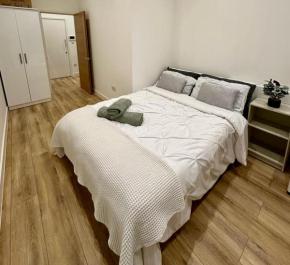 Prime Location next to Hyde Park 1Double Bedroom